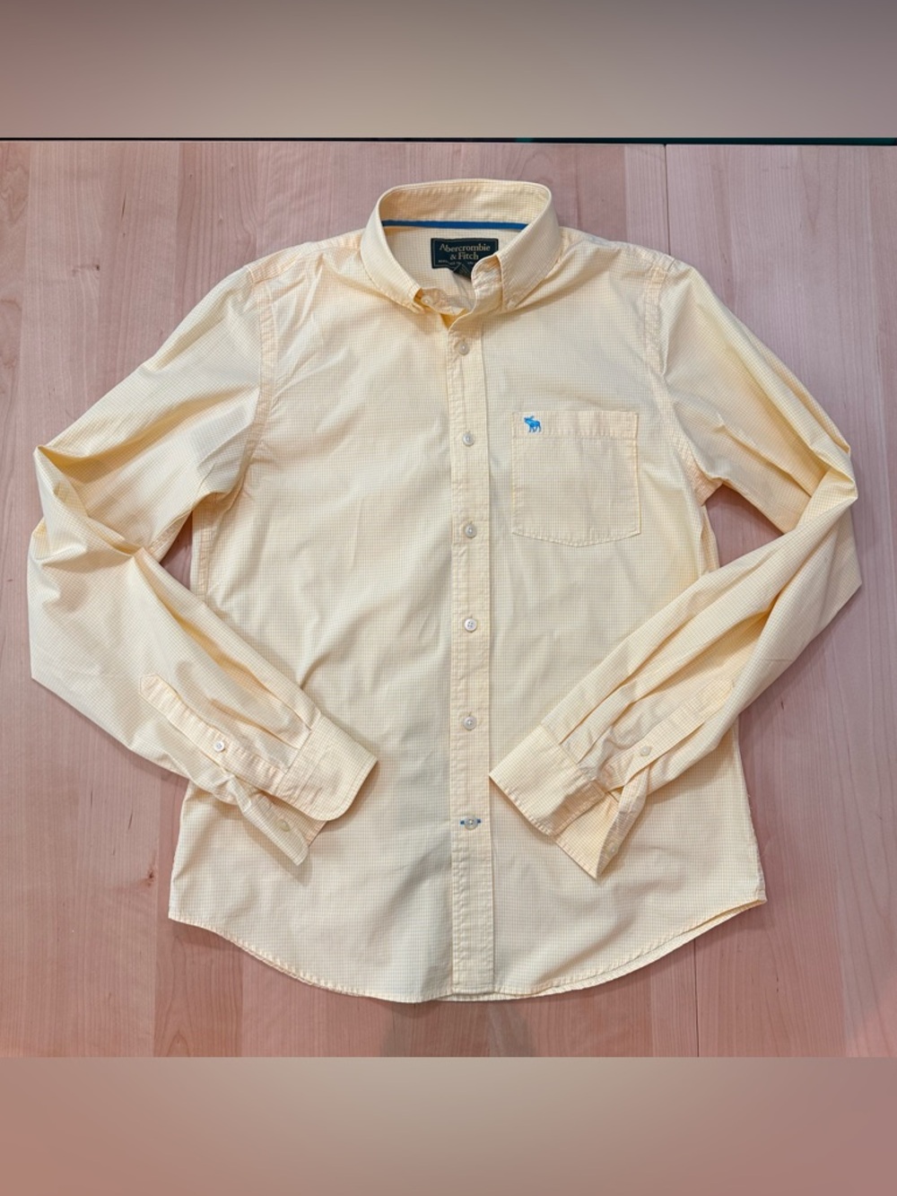 Abercrombie & Fitch Men's Pale Yellow Button-Down Shirt